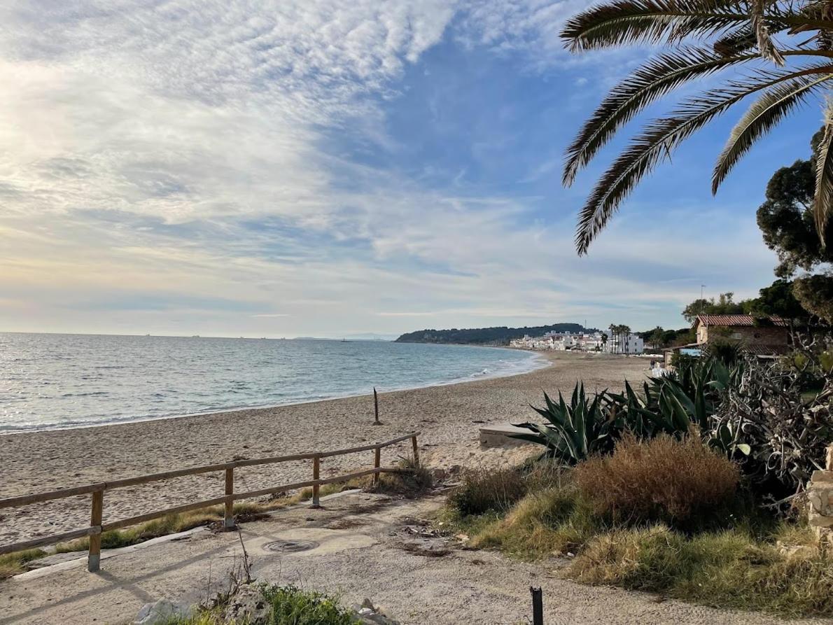 Altafulla, Primera Linea De Mar Con Acceso Directo A La Playa Buitenkant foto
